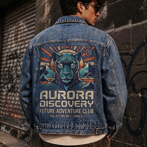 Grafisk jeansjacka | Tiger Retro Adventure Print | Unisex streetwear-jacka