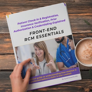 Puede incluir: Un libro titulado "FRONT-END RCM ESSENTIALS" con texto sobre el registro de pacientes, la verificación del seguro y la autorización. Una taza de café está junto al libro sobre una superficie de madera.