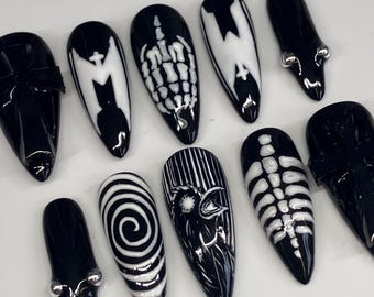 Unhas postiças monocromáticas MIW com cruz gótica, arte detalhada para unhas, kit de aplicação incluso.