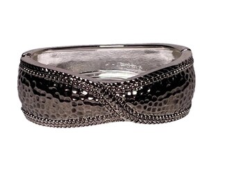 Boho Gehämmert Strukturiertes Twist Armband Silber Ton Klapp Armreif