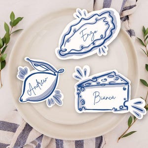 Cartões de lugar de casamento inspirados em Amalfi, cartões de nome da Itália costeira ou etiquetas de presente | Baixe, personalize e imprima 8 designs caprichosos