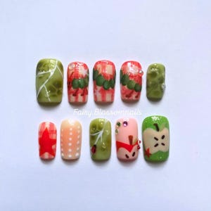 Happy Happy Catarpillar//Press on nails//Cute nails//Leaf nails//Spring nails//Apple nails//Handmade nails//Spring//Catarpillar nails