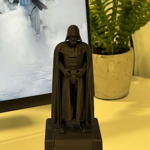 Estatua del controlador de Darth Vader
