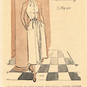 Könnte beinhalten: Eine Schwarzweißillustration einer Frau in einem weißen Kleid mit Gürtel und weißem Kragen. Die Illustration stammt aus einer Vintage-Ausgabe von McCall's Style News für das Nähen zu Hause. Das Magazin ist datiert auf Mai 1950.