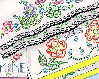 1950s Vintage Vogart Embroidery Transfer 263 Uncut Bold Floral Pillowcase Motif