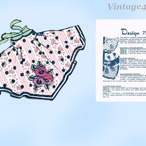Könnte beinhalten: Ein Vintage-Schnittmuster für eine rosa-weiße Polka-Dot-Schürze mit Blumenmuster. Das Muster heißt "Design 7322" und enthält Anweisungen zum Zuschneiden und Übertragen des Musters.