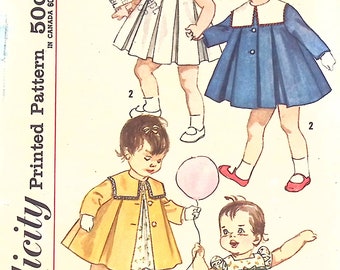 Patrón de costura Vintage Simplicity de los años 60 3843 Vestido y abrigo para niñas pequeñas Tamaño 2