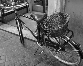 Vintage Bicycle, Rome, Italy