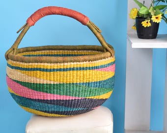 Colored market basket| colored-straw shopping tote| grocery shopper