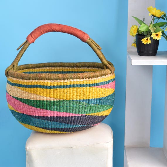 Colored market basket| colored-straw shopping tote| grocery shopper