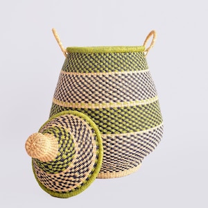 Handwoven straw laundry basket with lid| Ghana pot styled clothes storage