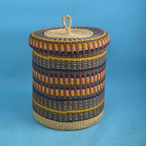 Rangement pour couvertures et serviettes | Panier à linge fait main avec couvercle - Panier en paille du Ghana
