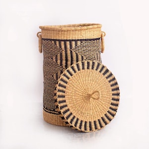 Handwoven Straw Laundry Basket with Lid - Wicker Hamper for bedroom storage