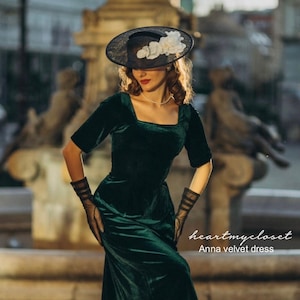 ANNA Velvet- 1950s Vintage Dress With Pleat at Back - Etsy