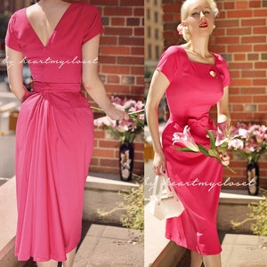 ANNA- 1950s vintage dress with pleat at back