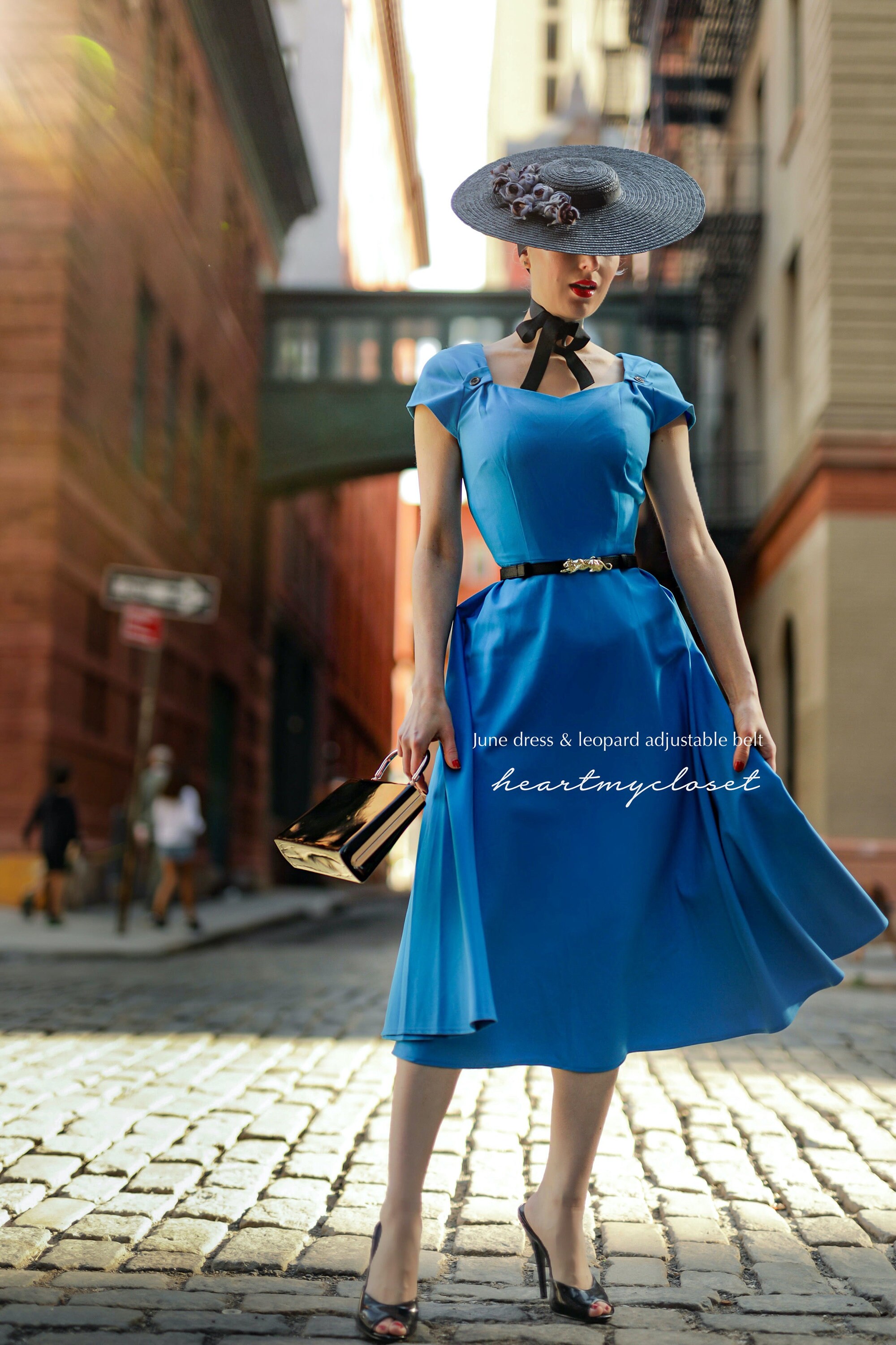 JUNE swing dress with sweetheart neckline 1950s inspired JUNE swing dress with sweetheart neckline 1950s inspired