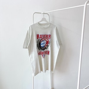 Vintage 90s/ Bayern Munich/ Soccer/ Vintage Nutmeg mills screen 2 side gray t-shirt/ L