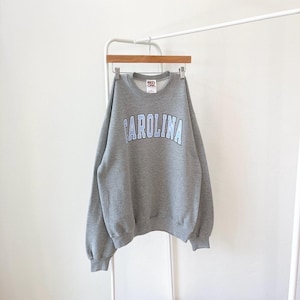 Vintage 00s/ Carolina/ athletic/ Carolina spell out/ vintage Red oak gray sweatshirt/ L