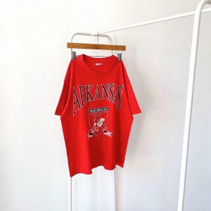 Vintage 90s Arkansas/ Razorbacks/ NCAA/ vintage Hanes red t-shirt/ L