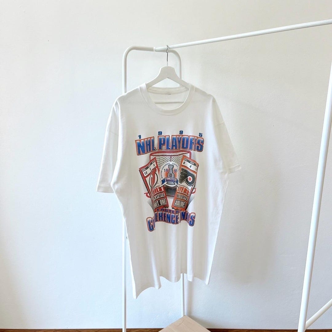 Vintage 1990s New Jersey Devils Vs Philadelphia Flyers T-shirt