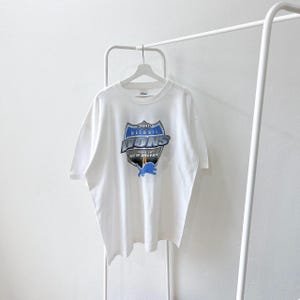 Vintage 00s/ Detroit/ Lions/ football/ 2001/ vintage Majestic white t-shirt/ 2X