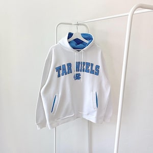 Vintage 00s/ Y2K/ North Carolina/ Tar Heels/ UNC/ Champs/ white/ hoodie (L)