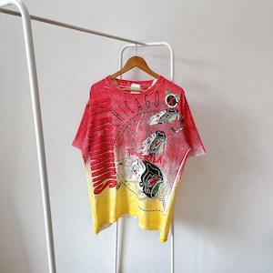 Vintage 90s/ Chicago/ Blackhawks/ NHL/ hockey/ vintage Magic Johnson OVP red t-shirt (L)