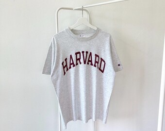 ハーバード大学 ホワイトグラフィックTシャツ - Etsy 日本