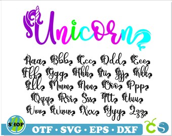 Puede incluir: Un alfabeto de fuente de unicornio en blanco y negro con un gráfico de unicornio colorido en la parte superior. La fuente es de estilo de escritura con un toque caprichoso. Las letras son todas en mayúsculas y están dispuestas en orden alfabético.