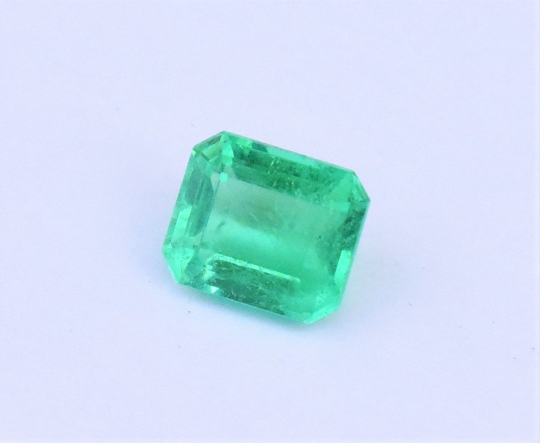 Emerald Cut Emerald From Colombia, One Carat Emerald Cut Emerald, Light