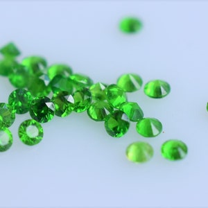 1.45mm round Demantoid Garnet from Russia, Demantoid for Halo, Natural Untreated Apple Green Garnet January Birthstone, SOLD PER PIECE