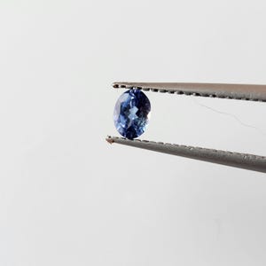 Seltener Kalifornischer Benitoit Edelstein: Ovalschliff, .27 Karat