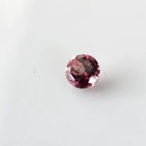 Mahenge Malaya Garnet 5mm Round: Cognac Bronze-Pink Gemstone
