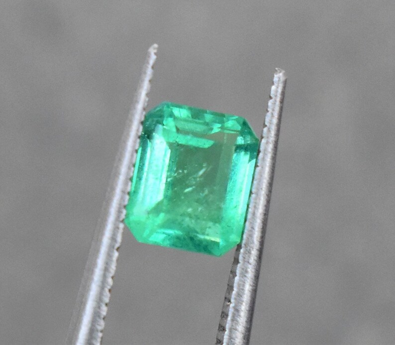 Emerald Cut Emerald from Colombia, One Carat Emerald Cut Emerald, Light Green Emerald, 6.43 x 5.50 x 3.69mm image 3