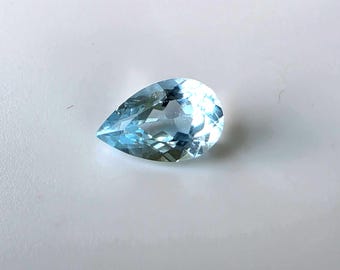 Água-marinha em formato de pera de Madagascar, gema azul de 3,09 quilates de alta qualidade.