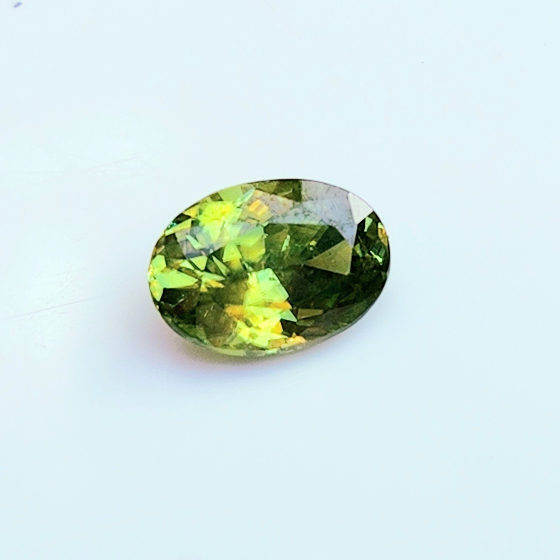Pierre Précieuse Naturelle Sphène Vert/jaune De Madagascar 6x6 Mm 0,82 Ct