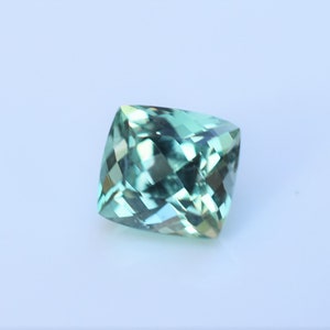 Kornerupine Bleu Clair 0.415 Ct De Tanzanie - Pierre Gemme Naturelle Non Traitée