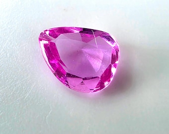 Safira rosa lapidada em formato de pera, 1,00 quilate, 7,35 x 5,50 mm, natural e extraída da terra.