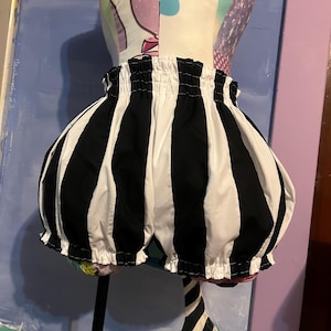 Black and white wide striped ouji shorts renaissance faire bloomers short puffy pants bubble puff shorts