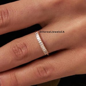 Baguette Halbe Ewigkeit Moissanite Ehering / halbe Ewigkeit Band / Baguette Moissanite Band, Stacking Fine Jewelry / Geschenk für Mama