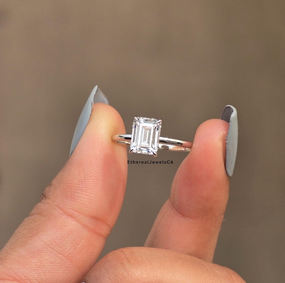 最高級モアサナイト　モアッサナイト　エメラルドカット3ctリング　リピ割 最高級モアサナイト　モアッサナイト　エメラルドカット3ctリング　リピ割