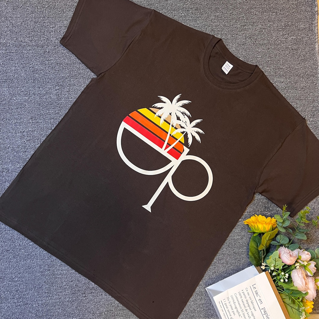 t*t様 everyone original logo tropical woo Tiger Graphic Tee: Women s Tropical Vintage T-Shirt - Get em