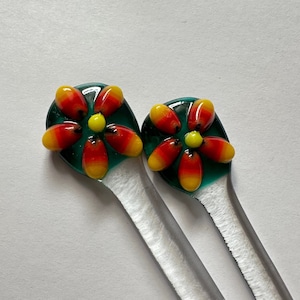 Fused glass swizzle sticks, set of 2 cocktail stirrers, glass drink stirrers, glass java sticks, coffee stirrers, fused glass flower stir