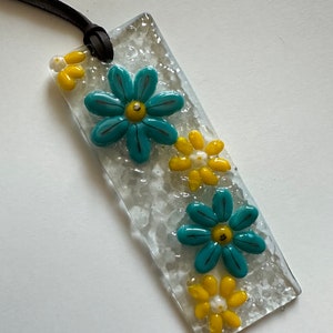 Fused glass flower suncatcher/garden suncatcher/ornament/flowers/glass suncatcher/