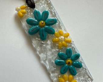 Fused glass flower suncatcher/garden suncatcher/ornament/flowers/glass suncatcher/