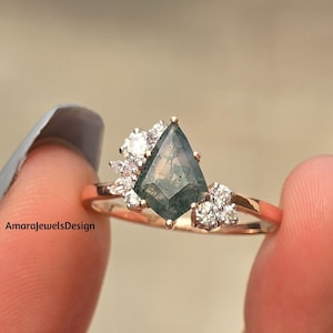 Vintage Kite Shape Moss Agate Engagement Ring, Unique 14K Rose Gold Moss Agate Promise Ring, Moss Agate Wedding Anniversary Gift Ring.