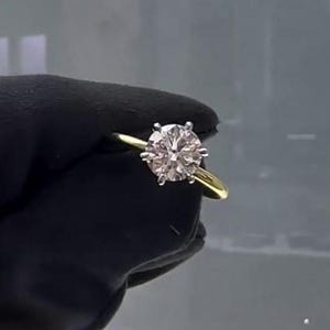 Anel de noivado de moissanita com lapidação redonda brilhante de 2,00 ct, anel de casamento com lapidação redonda clássica de 6 pontas, anel de pedido de casamento solitário redondo de ouro maciço 14k.