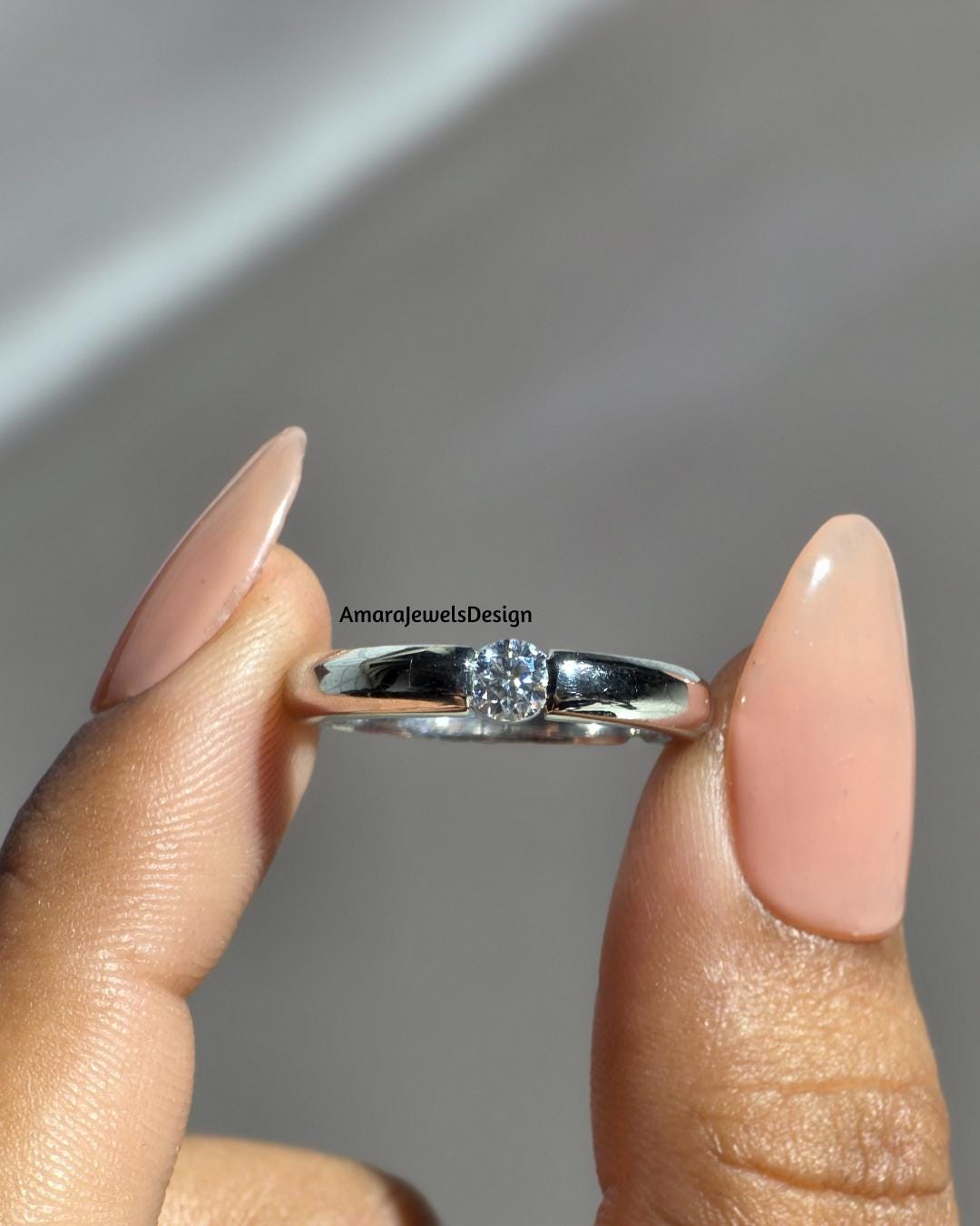 Perfect Tension Set Stunning Round Shape Engagement Ring, Brilliant ...