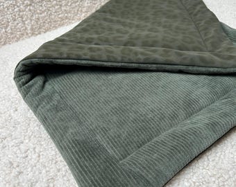 Hundedecke Outdoor | Cord und Softshell in Leo | weich, robust & handgemacht für deinen Hund