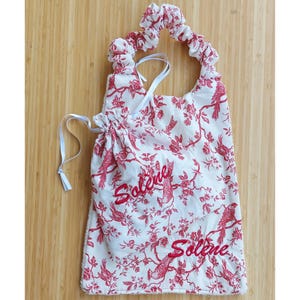 Embroidered elasticated lunch napkin for preschool – Matching pouch – Bamboo micro-terry napkin – Back to school – Choice of colors
